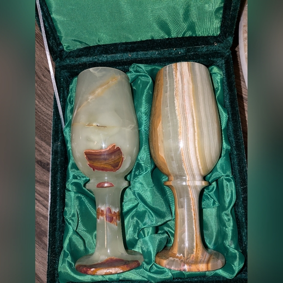 2 Genuine Stone Real Solid Onyx Chalices Cups Heavy in the case 8"T x 2.25" W - Picture 11 of 11